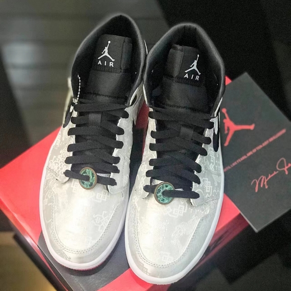 Jordan 1 Mid white silk color scheme - Picture 4 of 4